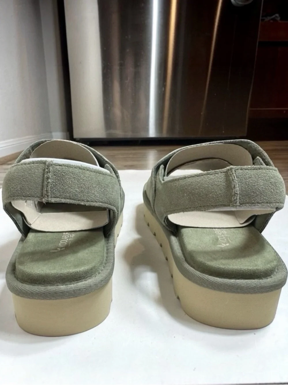 Koolaburra by UGG Tizz Suede Platform Chunky Sandals Limewash Green